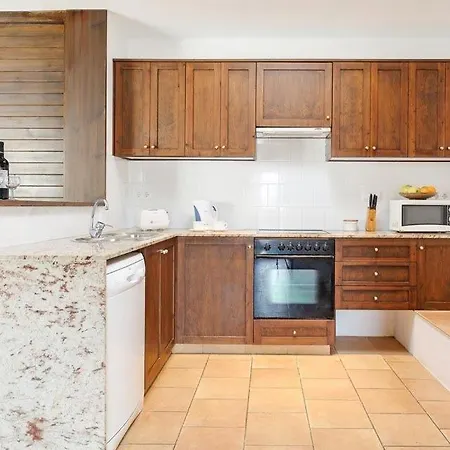 Villa Punta Prima Sleeps 7 Pool Air Con Wifi *